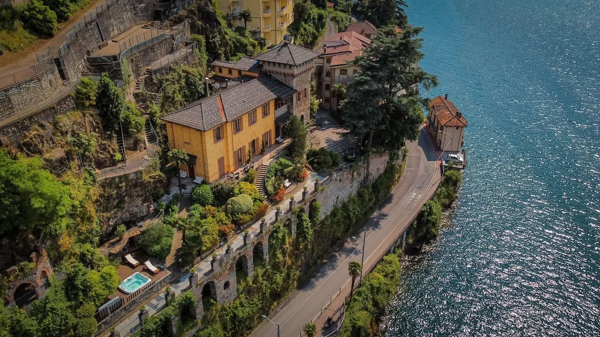 La villa affacciata sul lago